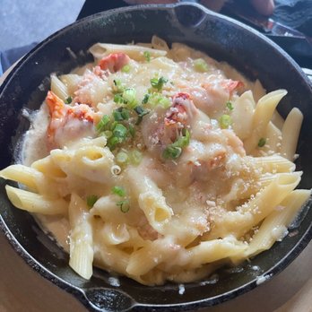 Maxine's On Shine - Lobster Mac and cheese - New American Near Me - Orlando, Florida