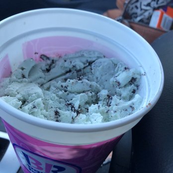 Baskin-Robbins - Mint Chocolate chip Quart size not packed fully/completely - Ice Cream & Frozen Yogurt Near Me - Fairfield, California
