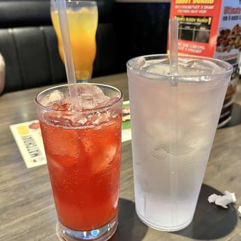 Buffalo Wild Wings - Prickly Pear Fizz mocktail - American Near Me - Indianapolis, Indiana Buffalo Wild Wings - Prickly Pear Fizz mocktail - American Near Me - Indianapolis, Indiana