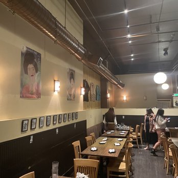 Issian - Cute Japanese decor - Sushi Bars Near Me - Seattle, Washington