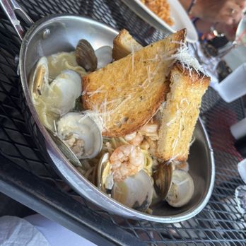 La Lanterna Restaurant & Caffe - Spaghetti with clams - Italian Near Me - Yonkers, New York