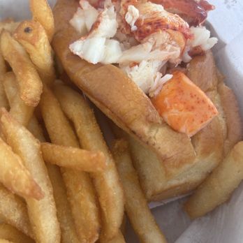 Bob's Clam Hut - French Fries and Lobster roll (so buttery!) - Seafood Near Me - Kittery, Maine Bob's Clam Hut - French Fries and Lobster roll (so buttery!) - Seafood Near Me - Kittery, Maine