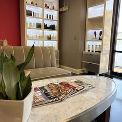Austral Salon