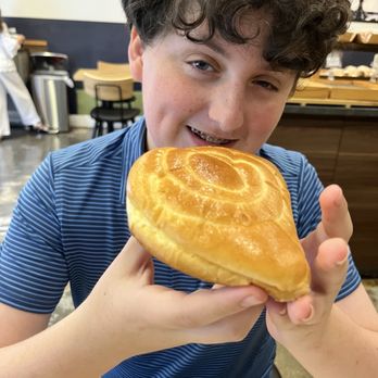 Ari Bakery Cafe - Bakeries Near Me - Lauderhill, Florida