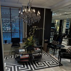 Robert Jason Salon - guest area