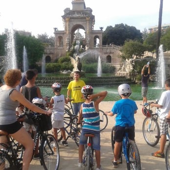 Enjoybikecelona.Com - Jose our very first guide with a group of 15 tourists - Tours Near Me - Barcelona, B Enjoybikecelona.Com - Jose our very first guide with a group of 15 tourists - Tours Near Me - Barcelona, B