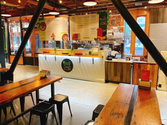 Blends Juice Bar by null