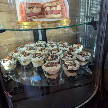 Le Tub - Desserts wish we had room - Burgers Near Me - Hollywood, Florida Le Tub - Desserts wish we had room - Burgers Near Me - Hollywood, Florida
