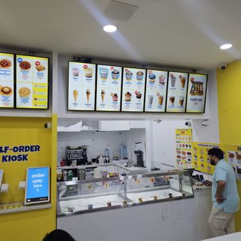 Elio's - Inside - Ice Cream & Frozen Yogurt Near Me - Sunnyside, New York Elio's - Inside - Ice Cream & Frozen Yogurt Near Me - Sunnyside, New York