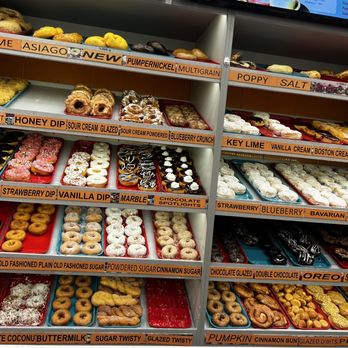 Dandee Donut Factory - Donuts Near Me - Margate, Florida