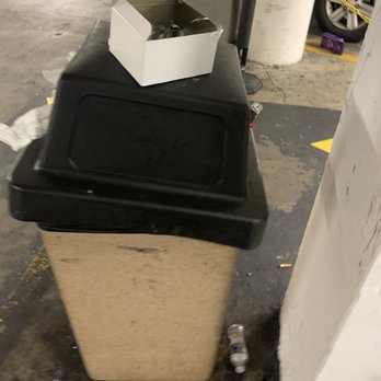 Hilton Atlanta - More overflowing trash cans. - Hotels Near Me - Atlanta, Georgia Hilton Atlanta - More overflowing trash cans. - Hotels Near Me - Atlanta, Georgia