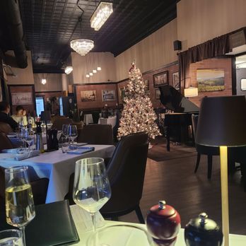 Catello's Italian Art Cuisine - Dining Room - Italian Near Me - Pendleton, Indiana Catello's Italian Art Cuisine - Dining Room - Italian Near Me - Pendleton, Indiana