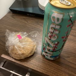 Gonzalez Grocery - Tea, and cookies