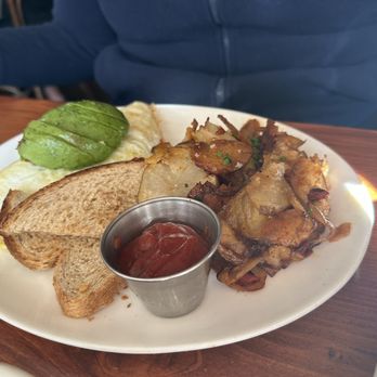 Waverly Kitchen & Bar - West coast green omelet - Cocktail Bars Near Me - Boston, Massachusetts Waverly Kitchen & Bar - West coast green omelet - Cocktail Bars Near Me - Boston, Massachusetts
