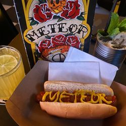 Meteor - Hot Dog, Secret Tiger, Circle Pit