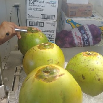 El Palacio De Los Jugos - Green coconut - Juice Bars & Smoothies Near Me - Miami, Florida