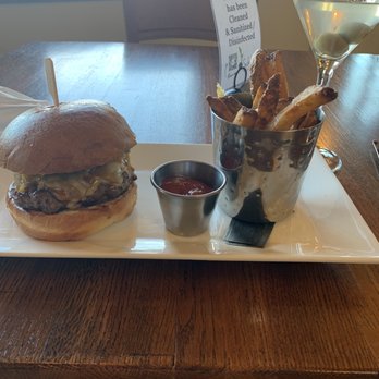 Footprints Restaurant at Fossil Trace - Burger - American Near Me - Golden, Colorado Footprints Restaurant at Fossil Trace - Burger - American Near Me - Golden, Colorado