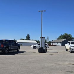 Steve's General Store & Lodging - Gas pumps