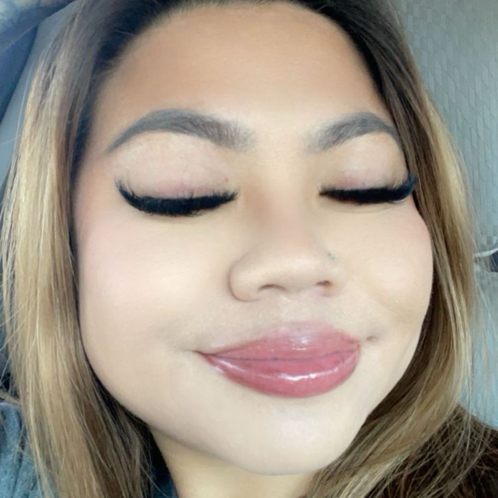 Brows & lips done by Cindy! Brows & lips done by Cindy!