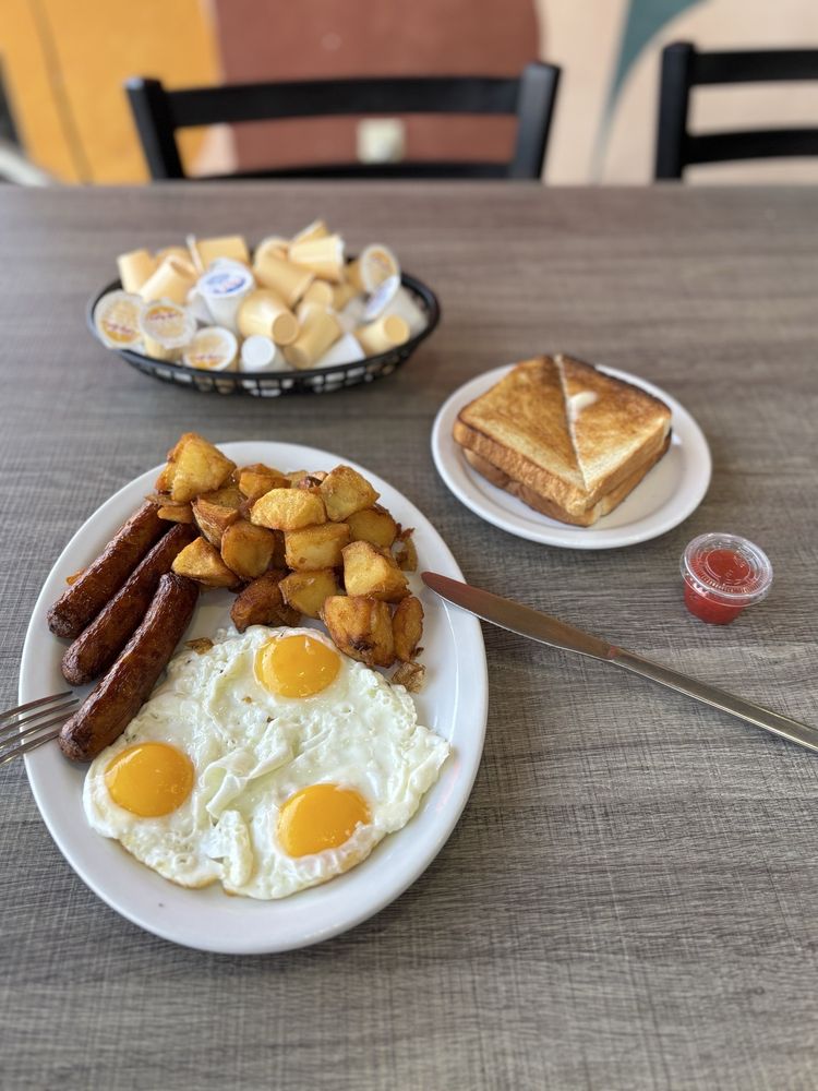 The Breakfast House Logo