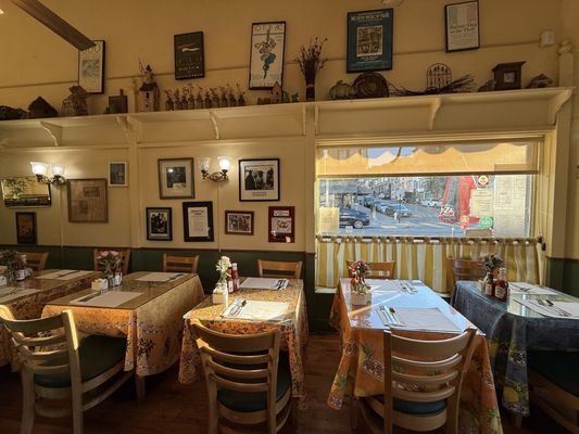 Mama's On Washington Square by null