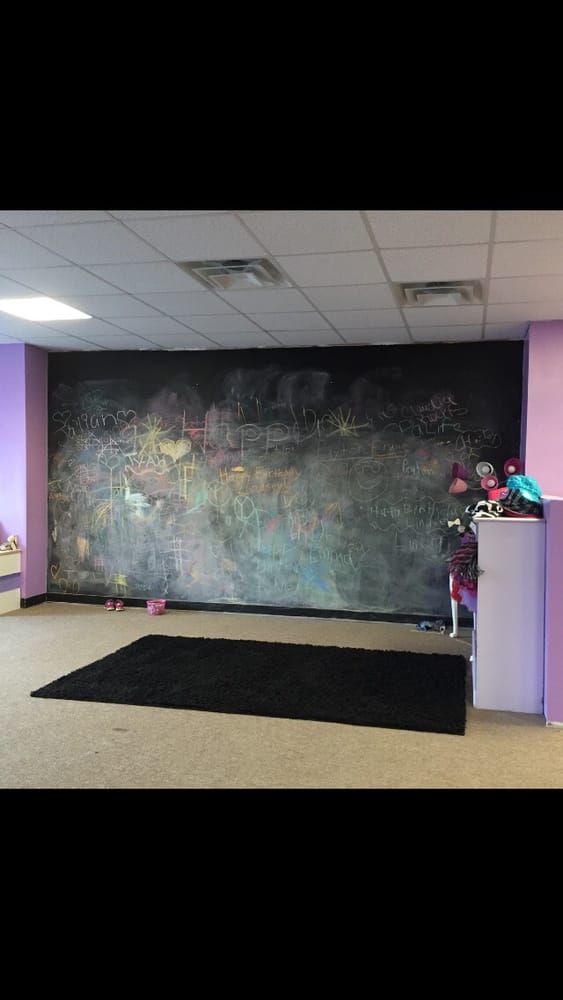 Lil Diva's Spa Logo
