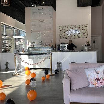 Nyas Cakes - the interior of a bakery - Bakeries Near Me - Sandy, Oregon Nyas Cakes - the interior of a bakery - Bakeries Near Me - Sandy, Oregon