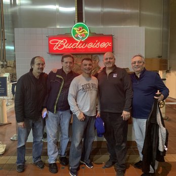 Budweiser Brewery Experience - Happy Budweiser fans !! - Beer Tours Near Me - Saint Louis, Missouri