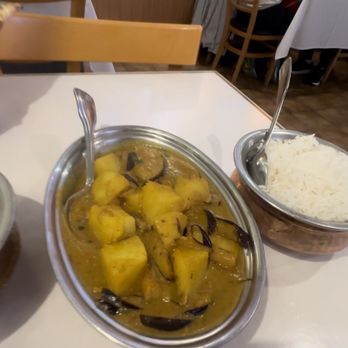 Tashi Delek Cuisine - Aloo Baigan - Indian Near Me - El Cerrito, California