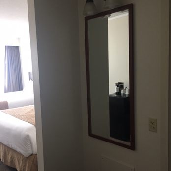 The Thompson Hotel & Conference Centre - Mirror - Hotels Near Me - Kamloops, British Columbia The Thompson Hotel & Conference Centre - Mirror - Hotels Near Me - Kamloops, British Columbia