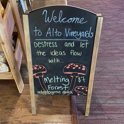 Alto Vineyards - Welcome sign