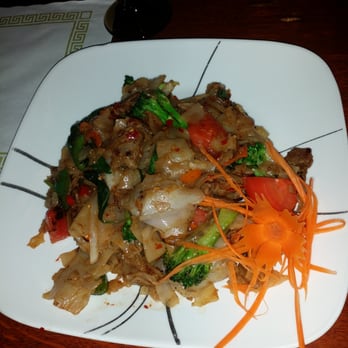 Sawadee Thai Cuisine - Drunken noodle w beef - Thai Near Me - South Windsor, Connecticut Sawadee Thai Cuisine - Drunken noodle w beef - Thai Near Me - South Windsor, Connecticut