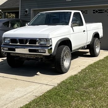 Tiny Towing - Nissan Pickup - Towing Near Me