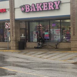 Bertucco's Bakery - Front of bakery