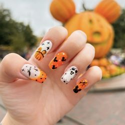 O Happy Hair & Nails Spa - Disney Halloween nails