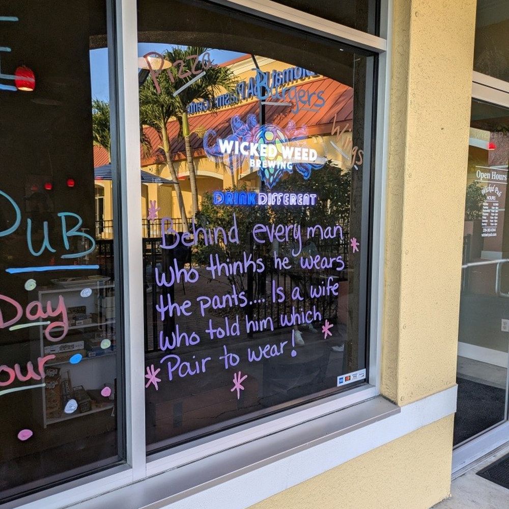 Wicked Pub - Wicked Pub, Fort Myers - Pizza Near Me - Fort Myers, Florida