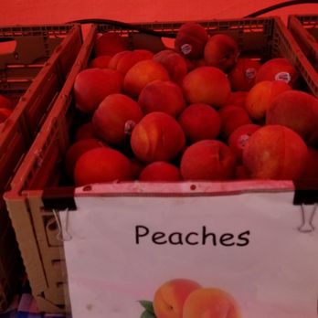 Pauls Family Fruit Stand - peaches for sale - Fruits & Veggies Near Me - Reedley, California