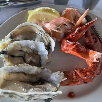 Tom Ham's Lighthouse - Lobster Claws, Oysters, Peel & Eat Shrimp (plate #4) - Breakfast & Brunch Near Me - San Diego, California Tom Ham's Lighthouse - Lobster Claws, Oysters, Peel & Eat Shrimp (plate #4) - Breakfast & Brunch Near Me - San Diego, California