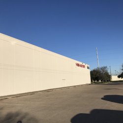 Auto Fit - Side view of the front of the building