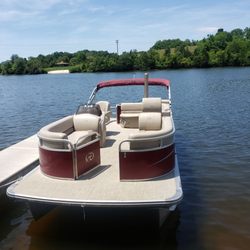 ship wreck Pontoon Rental
