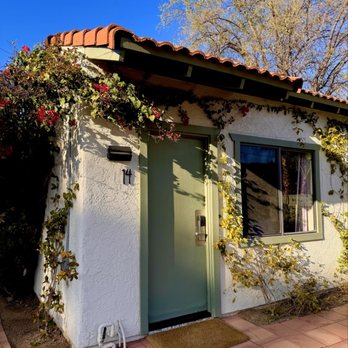 Hummingbird Inn - Bungalow 14 offers an ample amount of privacy - Hotels Near Me - Ojai, California