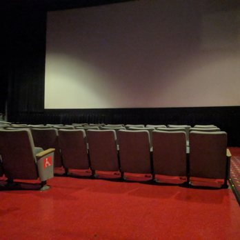 AMC Raceway 10 - Cinema Near Me - Westbury, New York