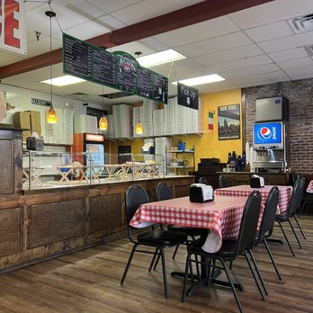 Tony's NY Pizza - Inside the restaurant - Pizza Near Me - Marco Island, Florida Tony's NY Pizza - Inside the restaurant - Pizza Near Me - Marco Island, Florida