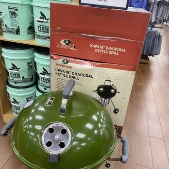 Buc-ee's - Beautiful Green Kettle Grill.... Wow! - Gas Stations Near Me - Katy, Texas