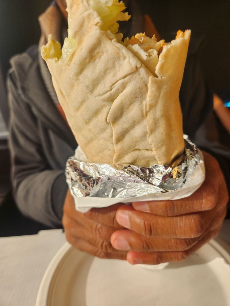 Oaza Shawarma Plus Logo