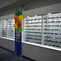 IVisioneers - Store Interior - Men's Sunglasses and Frames