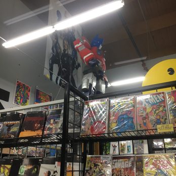 Tate's Comics - X-Men and other comics. - Comic Books Near Me - Lauderhill, Florida