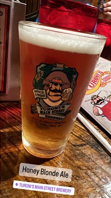 Turoni's Pizzery & Brewery by null