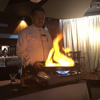 El Conquistador - Jose preparing the steak diane medallions table side! - Seafood Near Me - Cancún, ROO El Conquistador - Jose preparing the steak diane medallions table side! - Seafood Near Me - Cancún, ROO