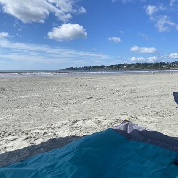Easton's Beach - Beaches Near Me - Newport, Rhode Island
